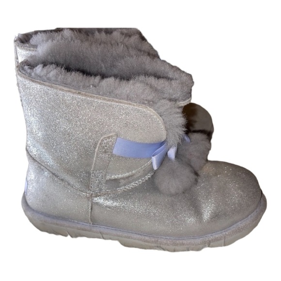 Ugg Gita Pom Pom Boots - Picture 2 of 4